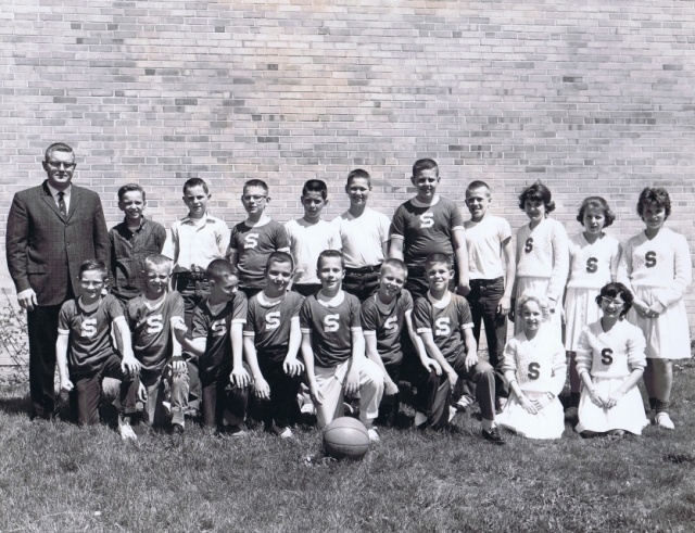 Southport Grade School 5th Grade Basketball Team & Cheerleaders. 1961-1962 by Donna Hancock Kindle